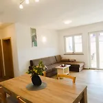Apartmaji Valentina アパート