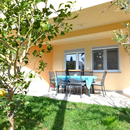 Apartmaji Valentina Daire *