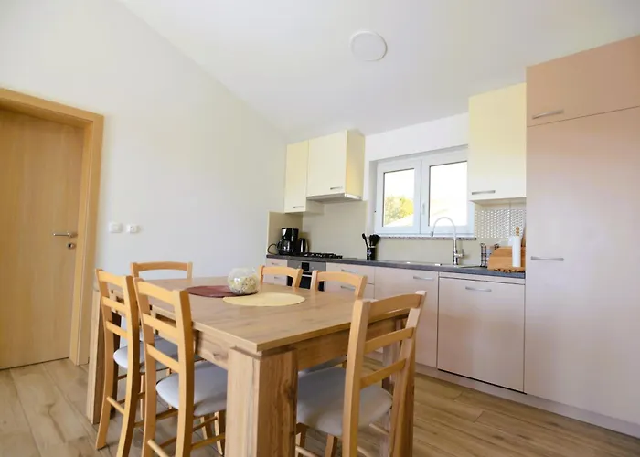 Apartmaji Valentina Daire Premantura