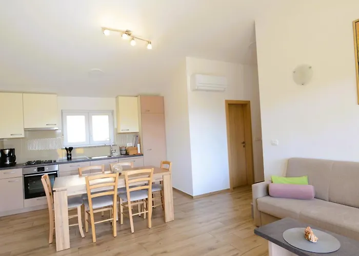 Daire Apartmaji Valentina Premantura