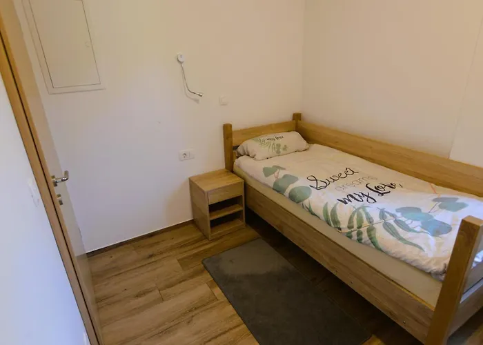 Apartmaji Valentina Premantura