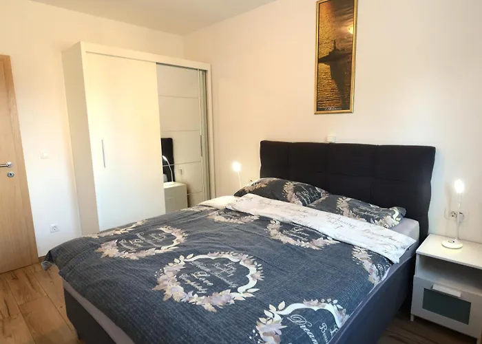Apartmaji Valentina Daire *