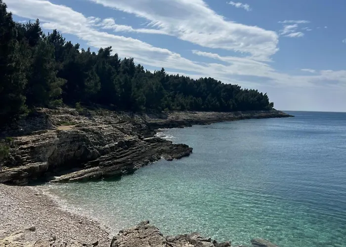 Apartmaji Valentina * Premantura