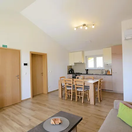 Apartment Apartmaji Valentina
