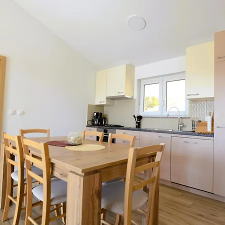 Apartmaji Valentina Daire Premantura