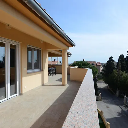 Apartmaji Valentina * Premantura