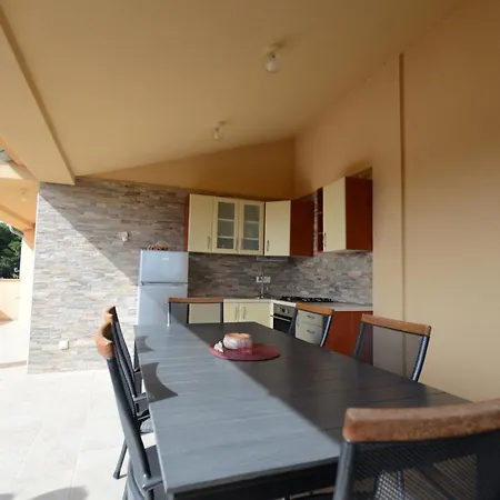 Apartmaji Valentina Apartment *