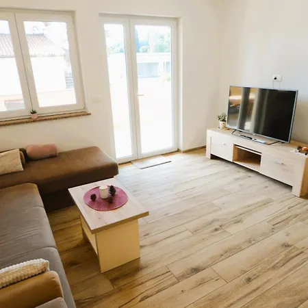 Apartmaji Valentina *