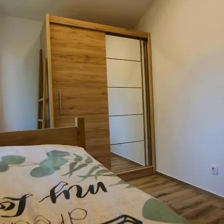 Apartmaji Valentina Premantura
