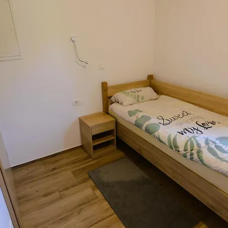Apartmaji Valentina Premantura